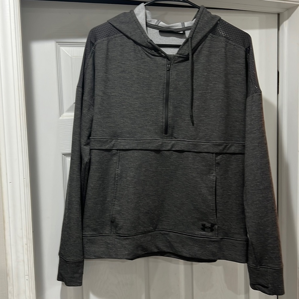 Under Armour Sweatshirt